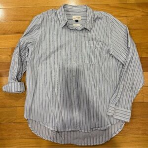 Women’s Universal Thread Blue and White Striped Casual Shirt